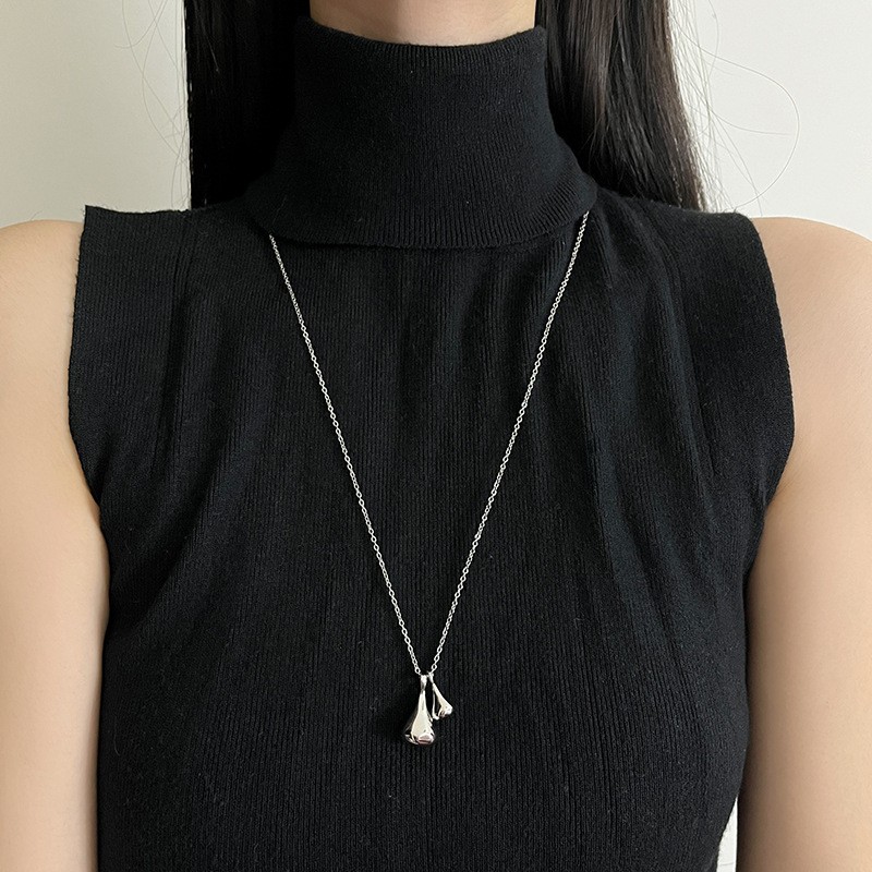 Luxury Minimalist Snake Bone Chain Teardrop Pendant Necklace