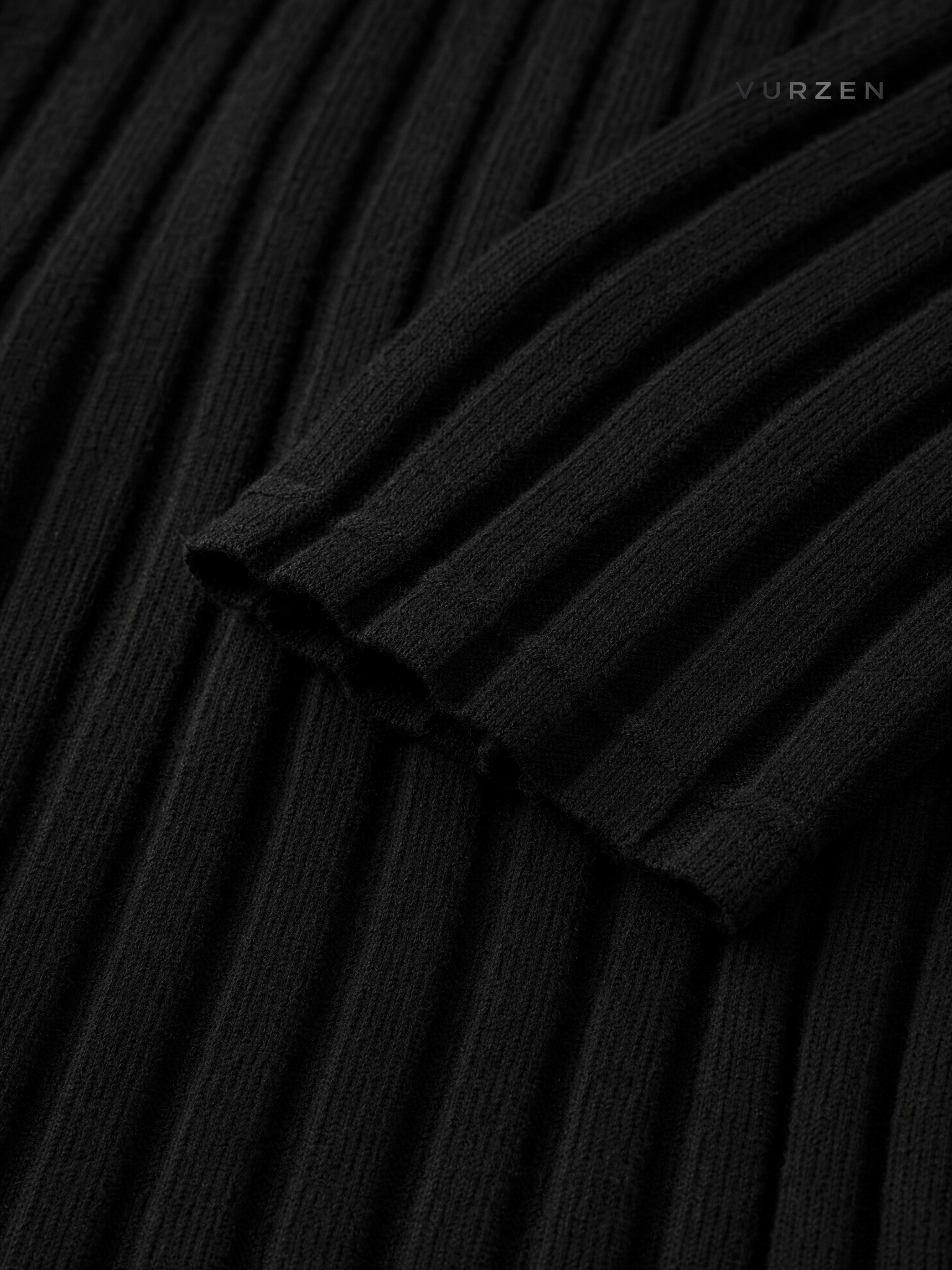 Men’s Thick Fleece Lined Knit Pullover Sweater detail