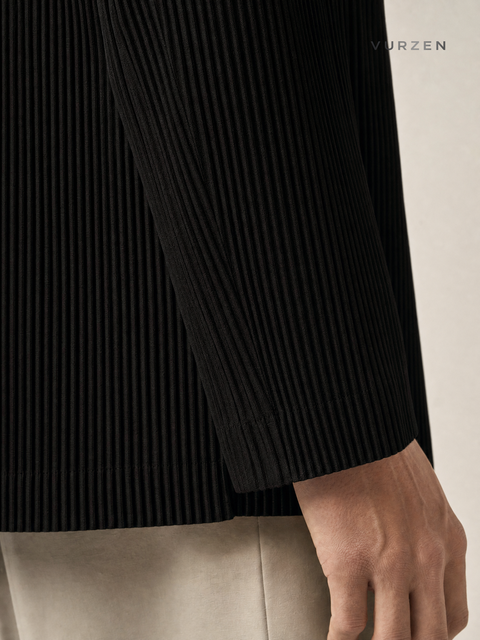 Fully Lined Japanese Miyake-Inspired Pleated Blazer for Men with a Draped, Relaxed Fit – Versatile Casual Suit Jacket JD201 detail