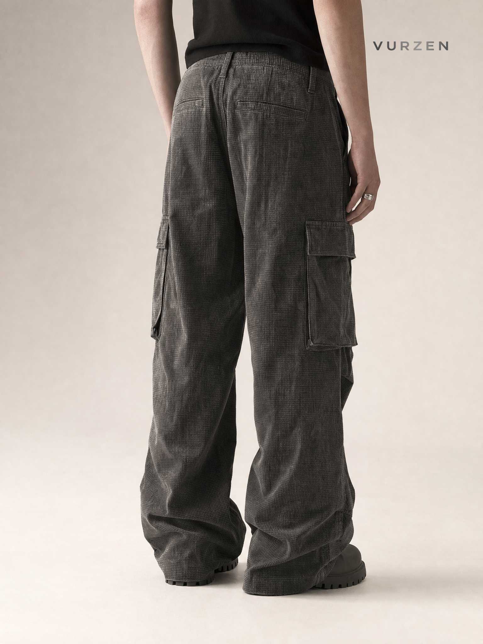Textured Pleated Multi-Pocket Cargo Pants - Unisex detail