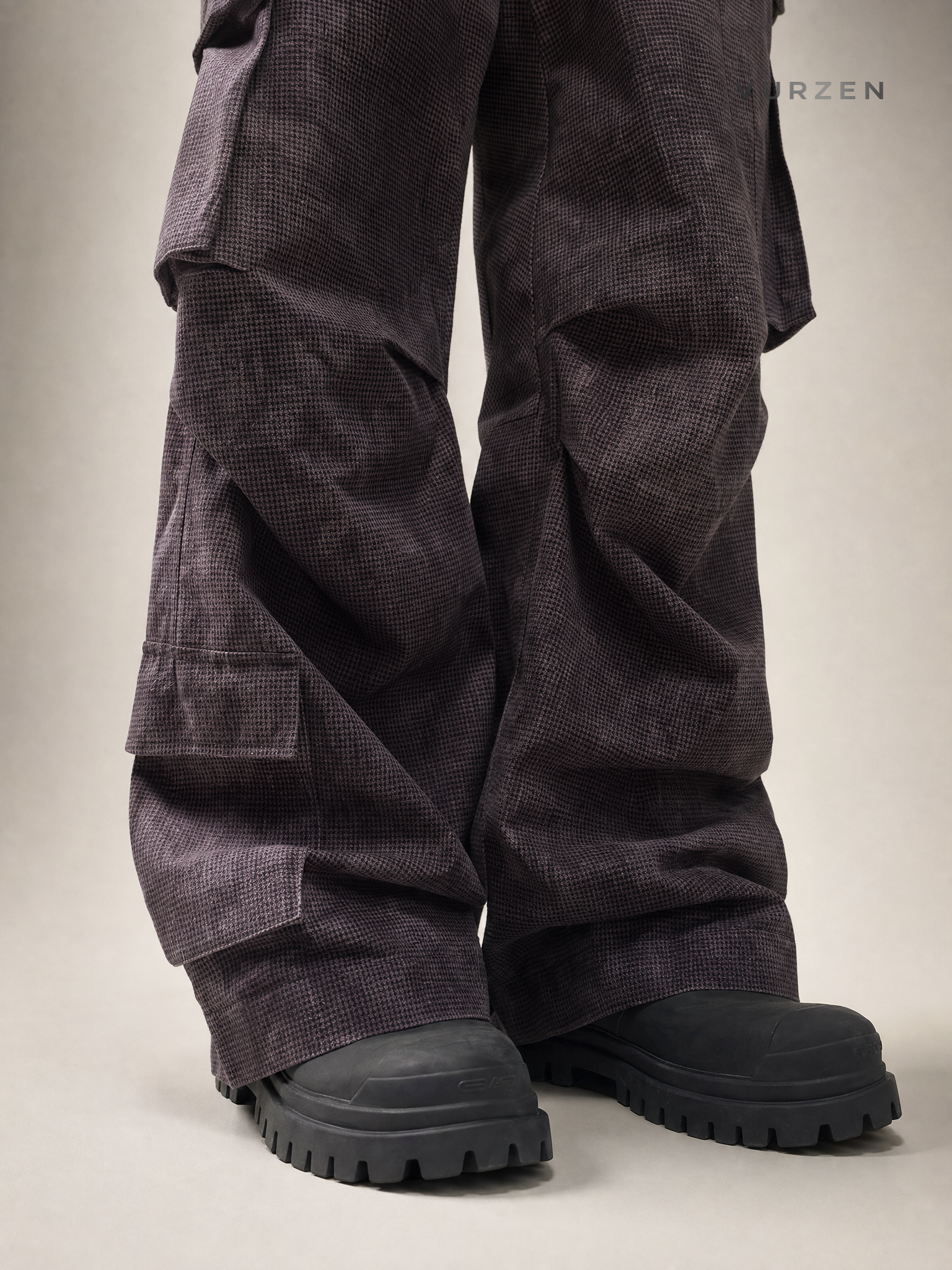 Textured Pleated Multi-Pocket Cargo Pants - Unisex detail