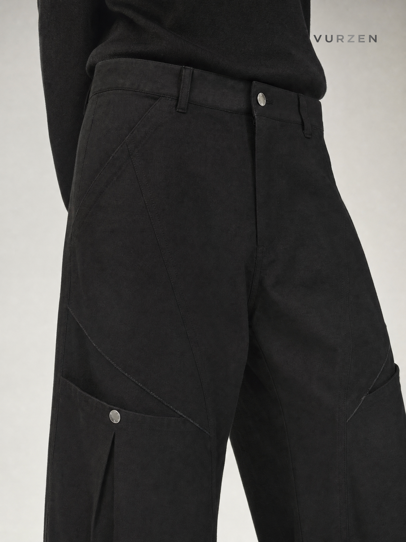 11KN Vintage Straight-Leg Multi-Pocket Cargo Pants detail