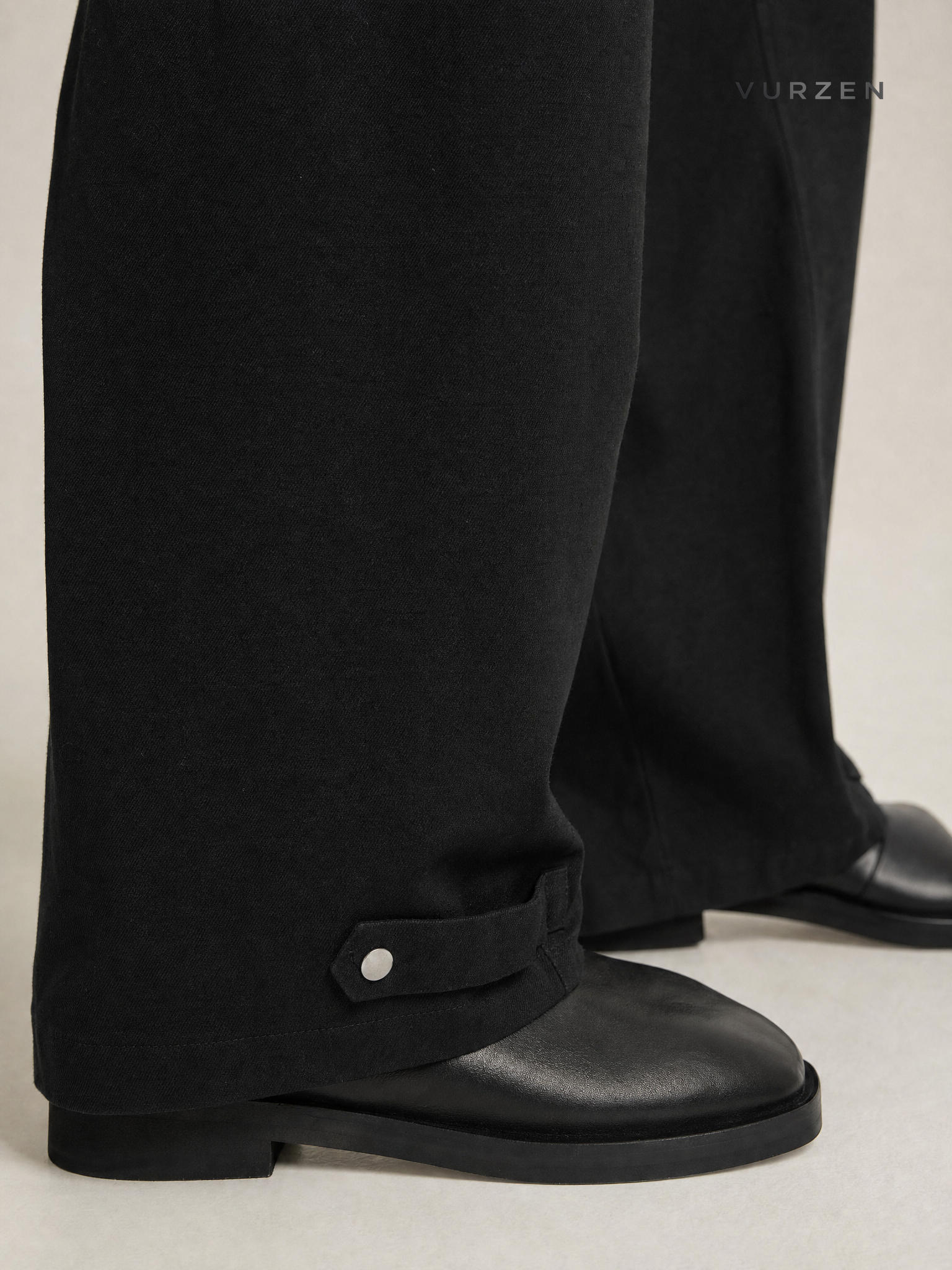 11KN Vintage Straight-Leg Multi-Pocket Cargo Pants detail
