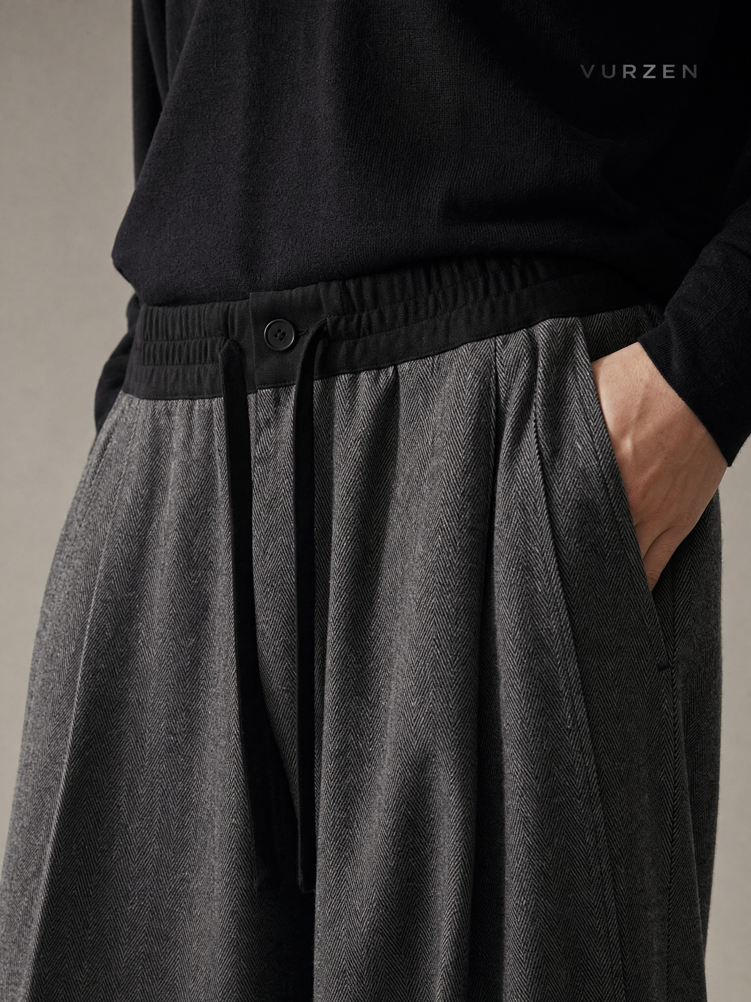 Men’s Minimalist Cotton Blend Relaxed Fit Joggers detail